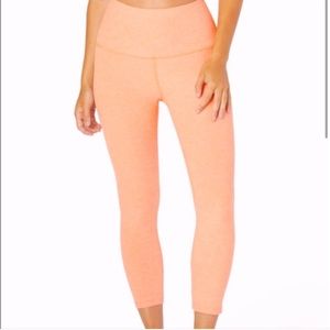 Beyond Yoga High Waisted midi Leggings in Space Dye Heathered Peach Orange M